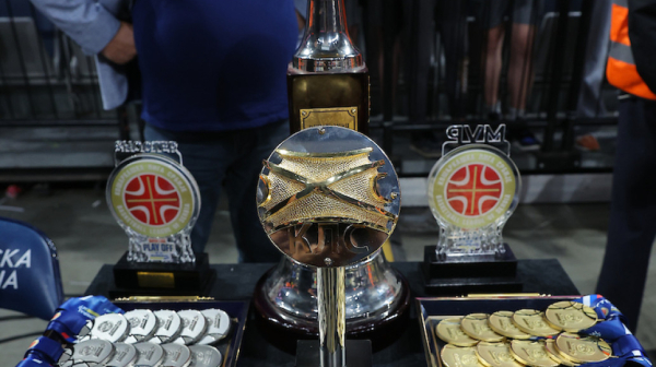 Totalni obrt – Zvezda želi da igra, Partizan se čeka još 10 minuta ili gubi titulu!