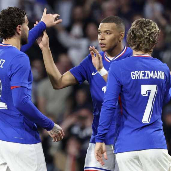 Mbape plesao – laka trojka Francuza VIDEO