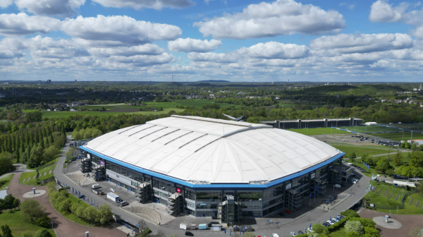 Srbija i Engleska igraju na stadionu koji se napaja pivom