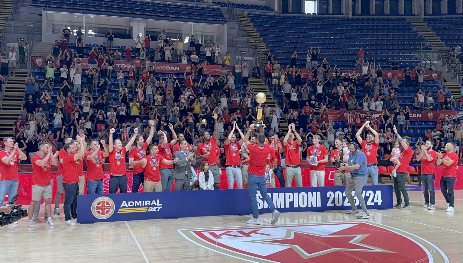 Zvezda podigla pehar u "Pioniru" FOTO/VIDEO