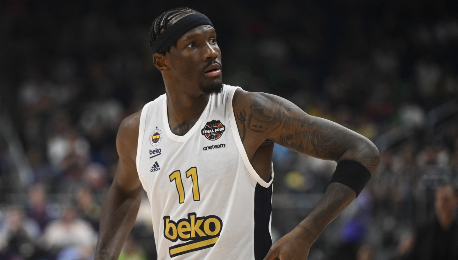 Hejs Dejvis blistao, "brejk" Fenera protiv Efesa