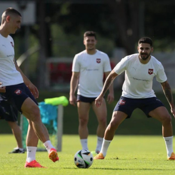 "Orlovi" trenirali pored Dunava i oduševili Bečlije FOTO/VIDEO