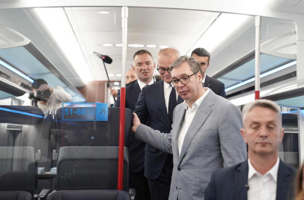 Vučić: Potpuno sam posvećen 2027. godini; Beograd-Subotica za sat i 10 minuta FOTO
