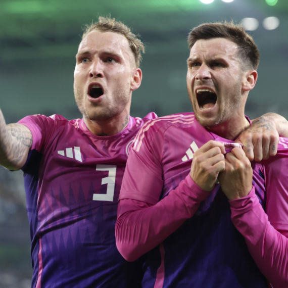 Nemci slavili pred Euro – Grosova "strela" za slom Grka u 89'