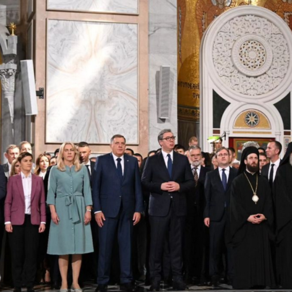 Vučić: Srpski narod najviše želi mir, jer je uvek najveću cenu plaćao kada ga nije bilo FOTO