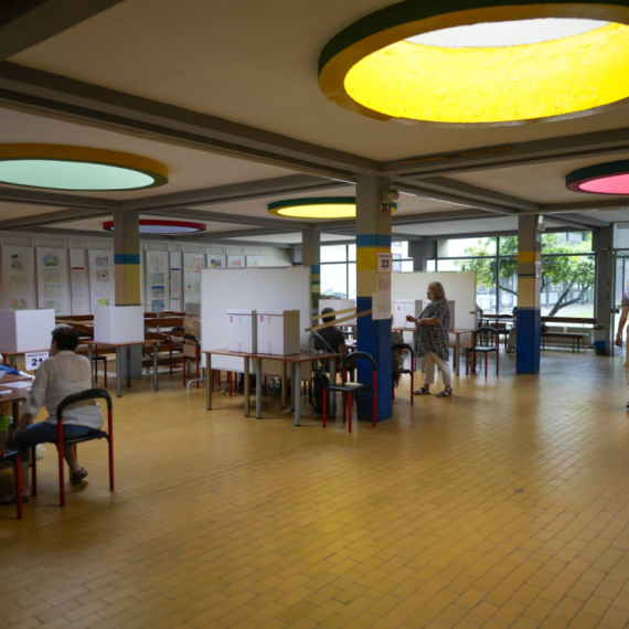 Zatvorena birališta u Hrvatskoj i Sloveniji na izborima za Evropski parlament