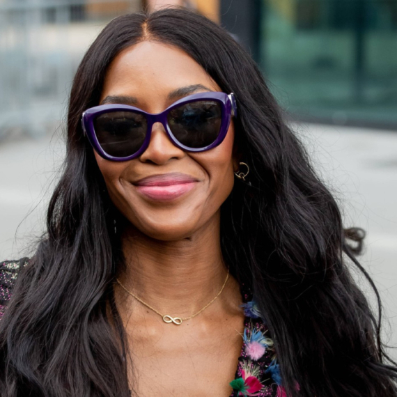 Naomi Kembel otkrila kako je dobila ćerku i sina: Postala je mama u pedesetim