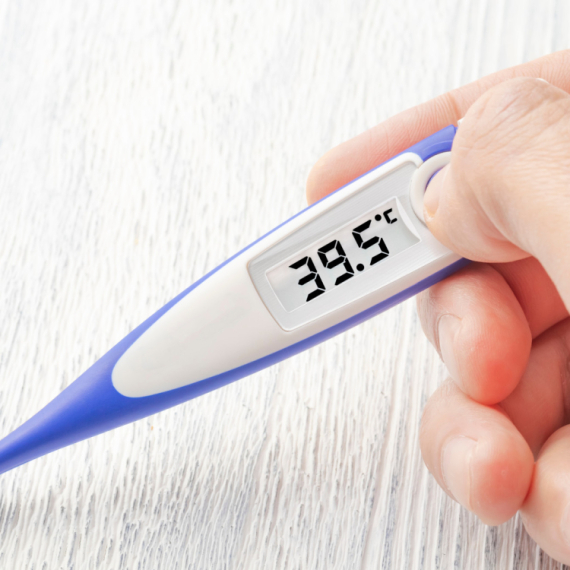 Da li je bezbedno lečiti decu uz pomoć saveta na internetu? VIDEO