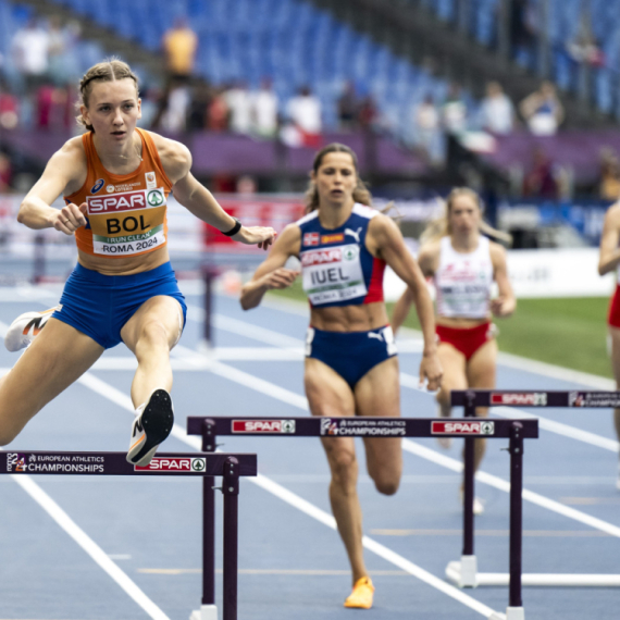 Varholm i Bol najbrži na 400 metara s preponama