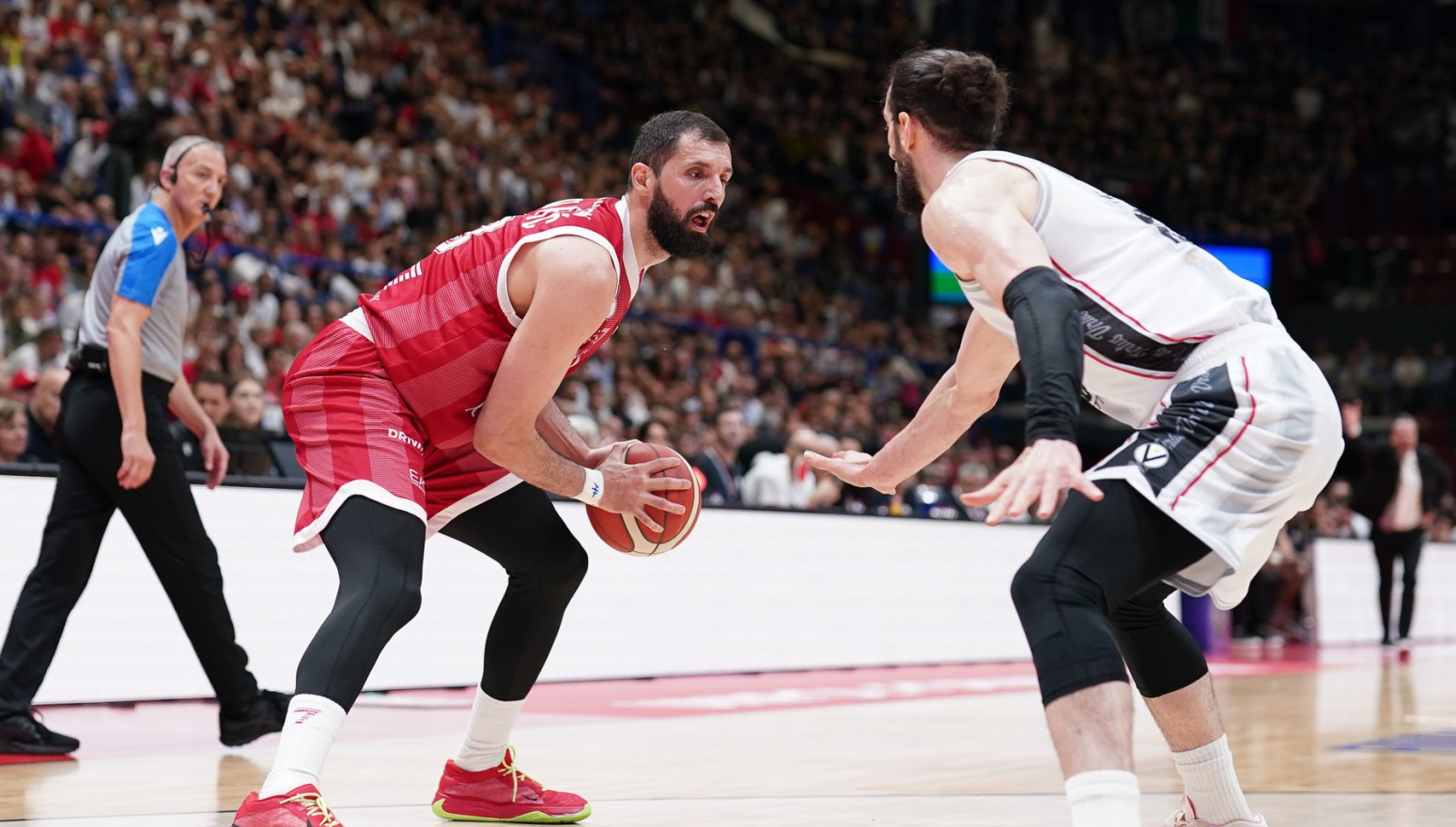 Mirotić se probudio, Olimpija na korak od titule