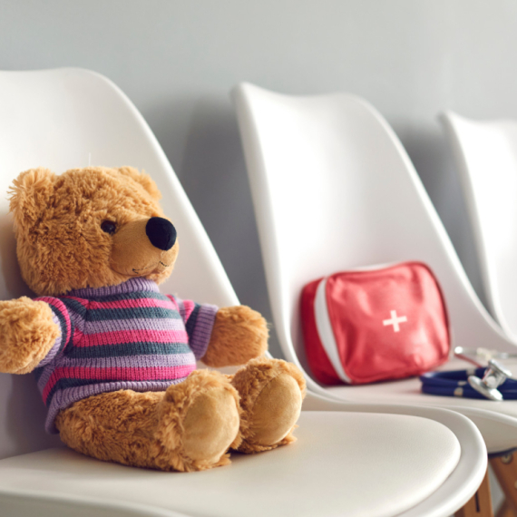 Po njihovoj meri: Đaci skupili novac i uredili dečiju čekaonicu u Domu zdravlja