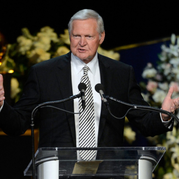 Preminuo Džeri Vest