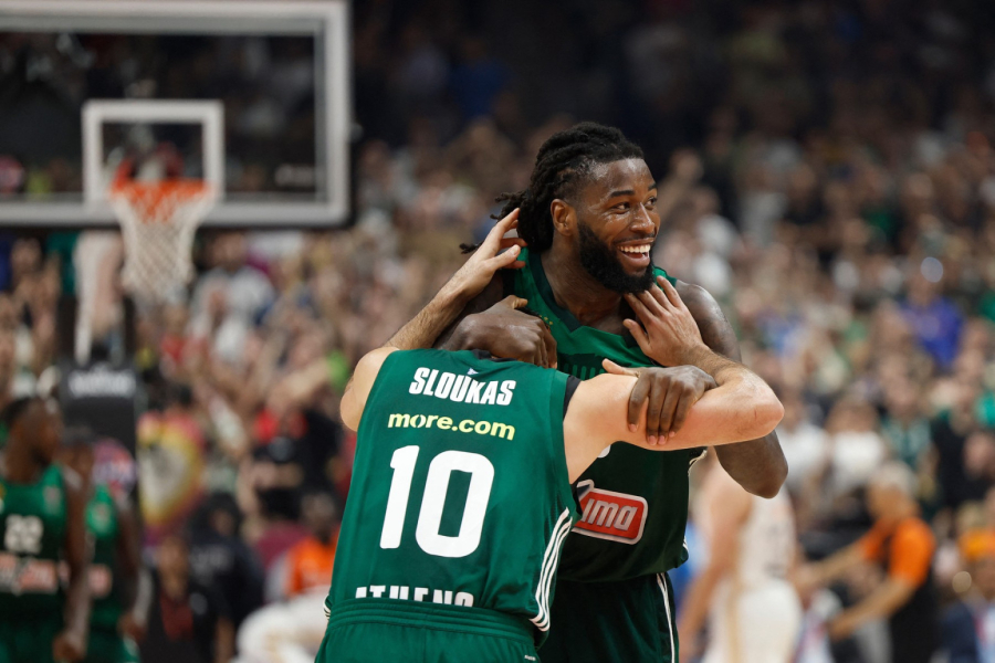 Slukasovih 25 poena za 12 minuta – PAO šampion Grčke!