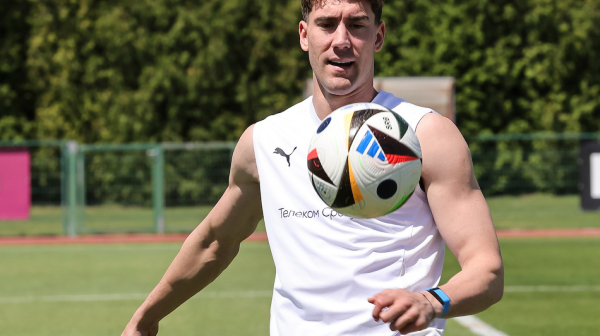 Englezi se "plaše" Vlahovića