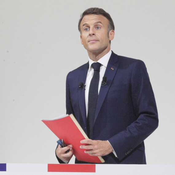 Makron potpisao: Priznajemo