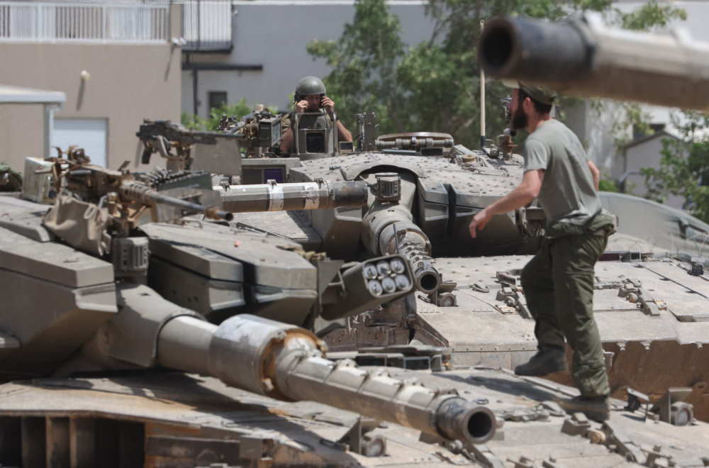 Tanks are approaching the humanitarian zone; They went deeper than ever