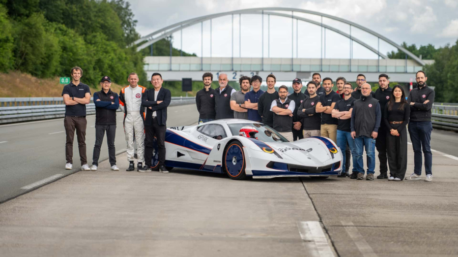 Skloni se, Nevero: Ovo je novi najbrži električni automobil na svetu VIDEO