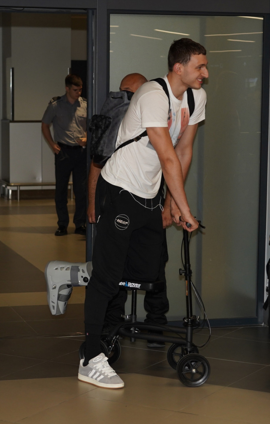 Povredio se Nikola Jović! FOTO