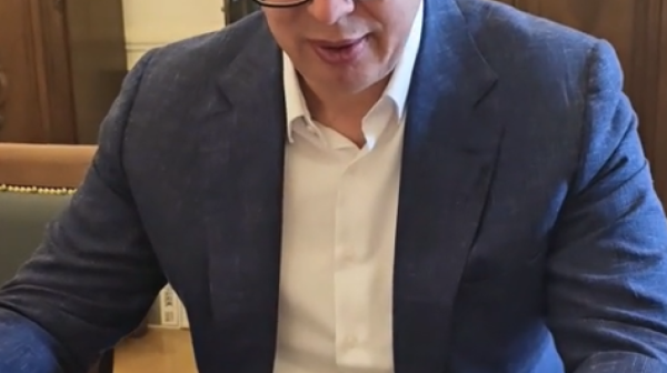 Predsednik Srbije popunjava album za EURO: "Ne znam da li ste primetili..." VIDEO