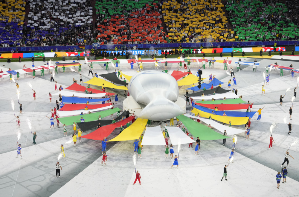 Kratko i efektno – ceremonija otvaranja EURA u znaku pijeteta prema Bekenbaueru