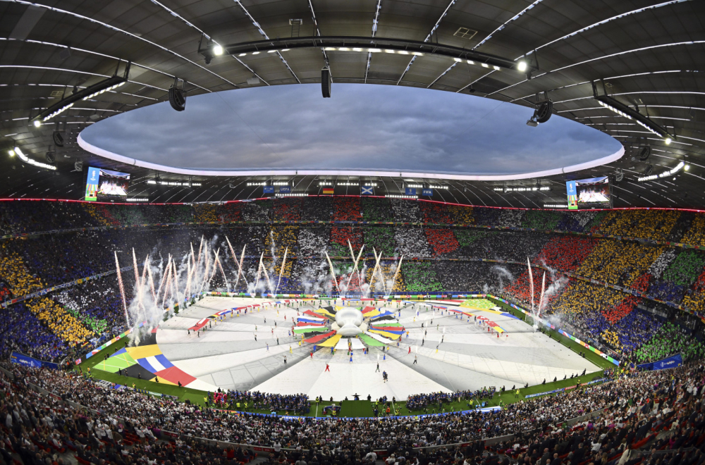 Kratko i efektno – ceremonija otvaranja EURA u znaku pijeteta prema Bekenbaueru