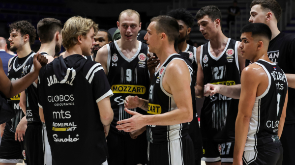 Još jedan košarkaš napustio Partizan