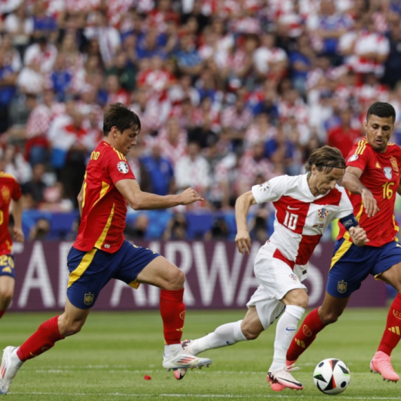 Hrvati se raduju Albaniji; Španci nisu poleteli VIDEO