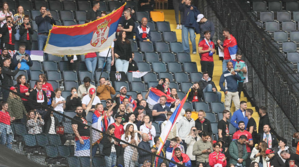 Srpski navijači stigli u Gelzenkirhen VIDEO
