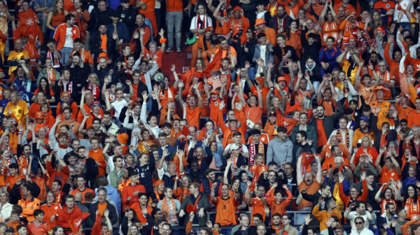 Fešta "Oranja" – Holanđani obojili Hamburg u narandžasto VIDEO