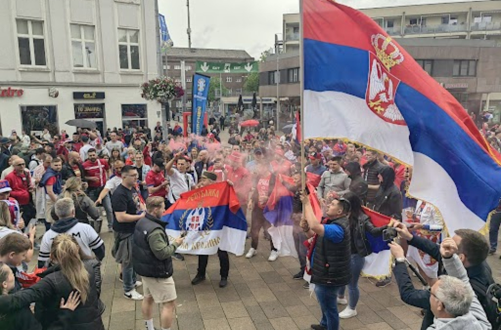 Herr Smuđa u srcu srpske žurke: "Mi ne provociramo, to ostavljamo Albancima!" VIDEO