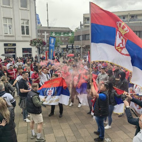 Herr Smuđa u srcu srpske žurke: "Mi ne provociramo, to ostavljamo Albancima!" VIDEO