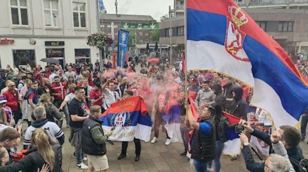 Herr Smuđa u srcu srpske žurke: "Mi ne provociramo, to ostavljamo Albancima!" VIDEO