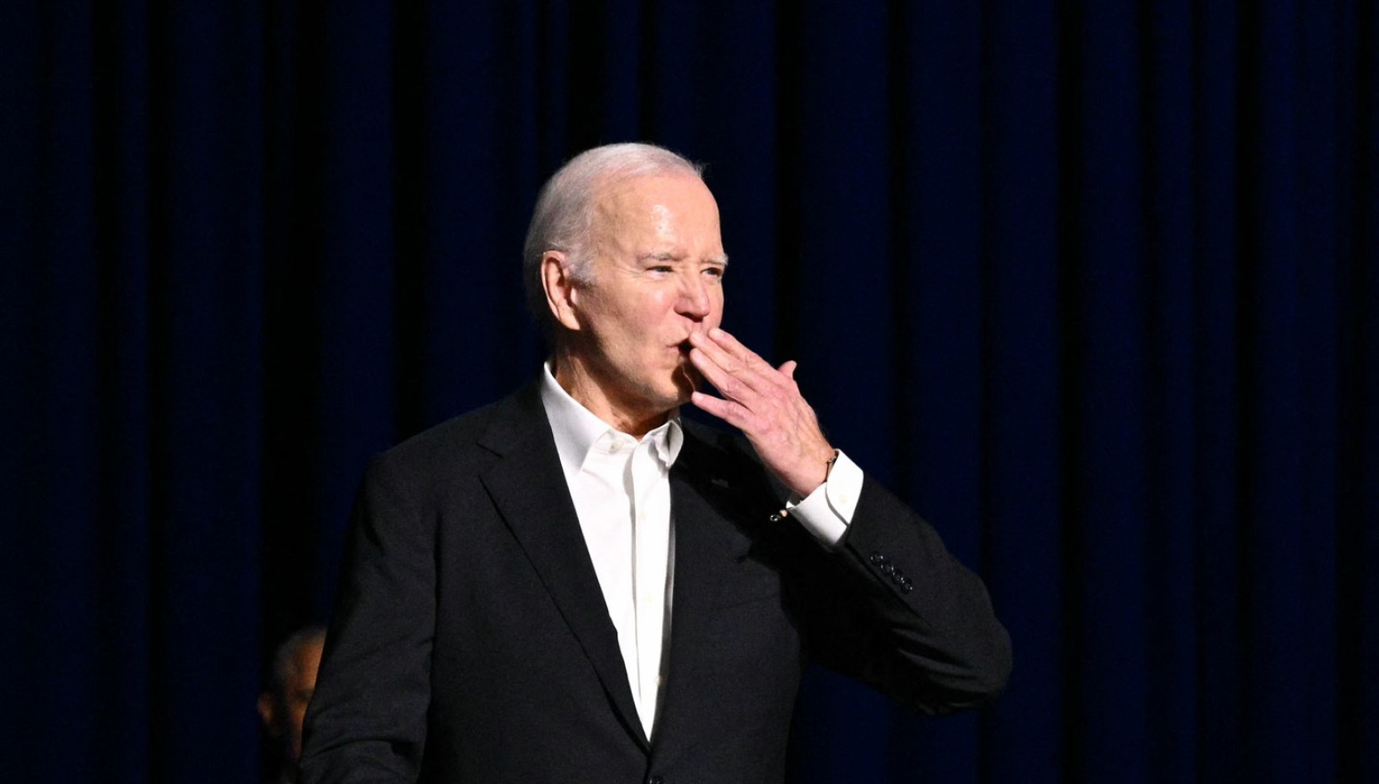 Holivudske zvezde skupile milione dolara za Bajdena