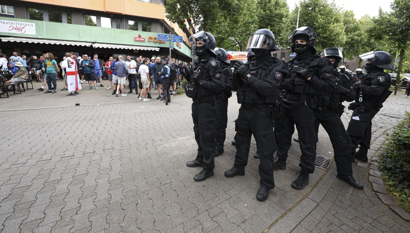 "Albanci umešani u incidente" – novi snimci tuče i hapšenja VIDEO