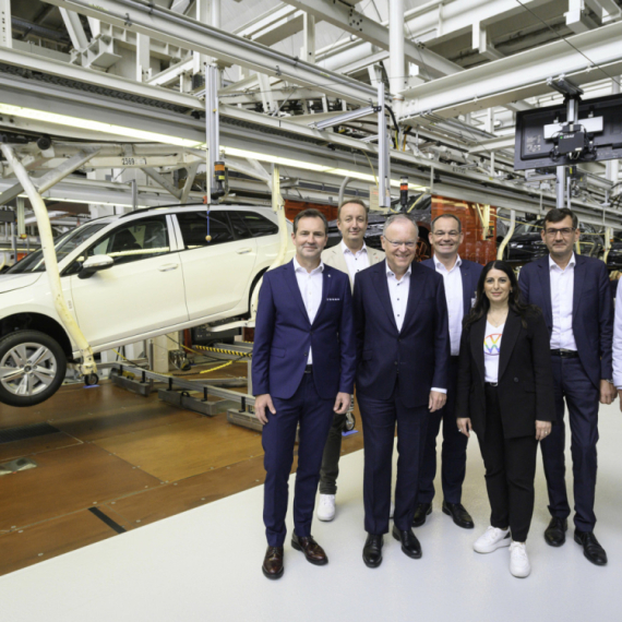 Jedinstven slučaj: Ovaj radnik je sklapao svih 8 generacija Golfa FOTO