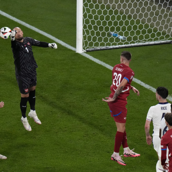 Šta pišu regionalni mediji? "Odlična Srbija"; "Loše, loše i jako dosadno"