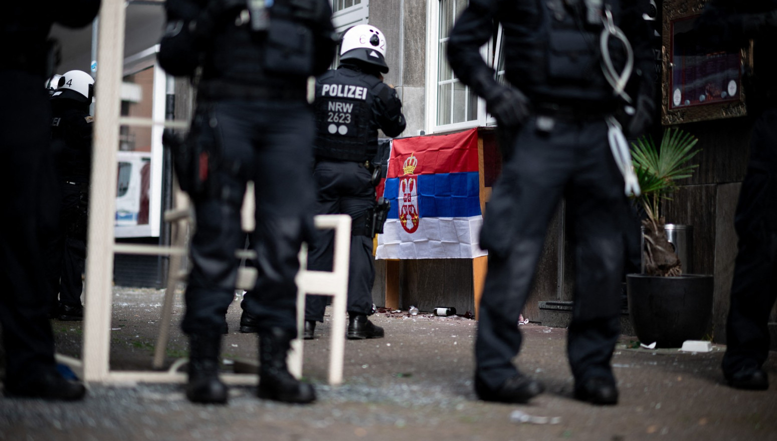 Nemci uhapsili sedmoricu Srba u Gelzenkirhenu VIDEO