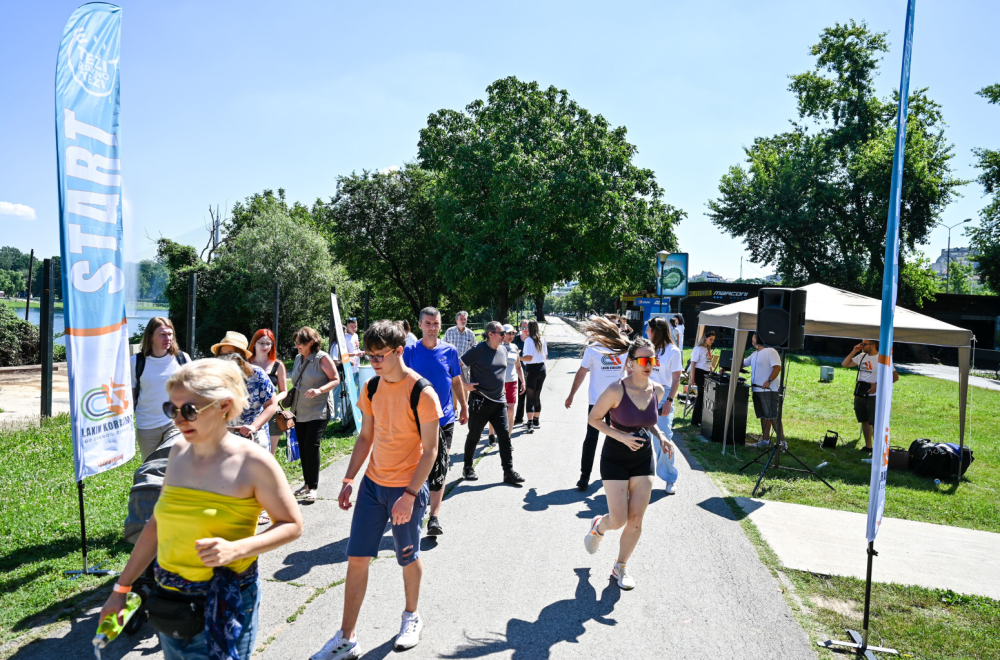 Manifestacija "Lakim koracima do dobrog zdravlja" okupila stotine građana u šetnji od 5.000 koraka