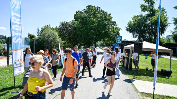 Manifestacija "Lakim koracima do dobrog zdravlja" okupila stotine građana u šetnji od 5.000 koraka