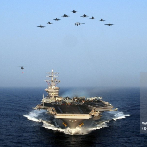 Nosač aviona Dvajt Ajzenhauer je "zarobljen"