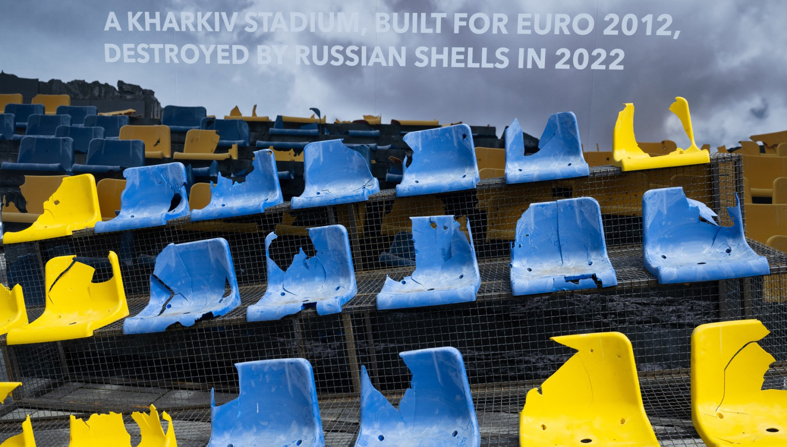 Ševčenko doneo u Minhen deo tribine sa bombardovanog stadiona FOTO/VIDEO