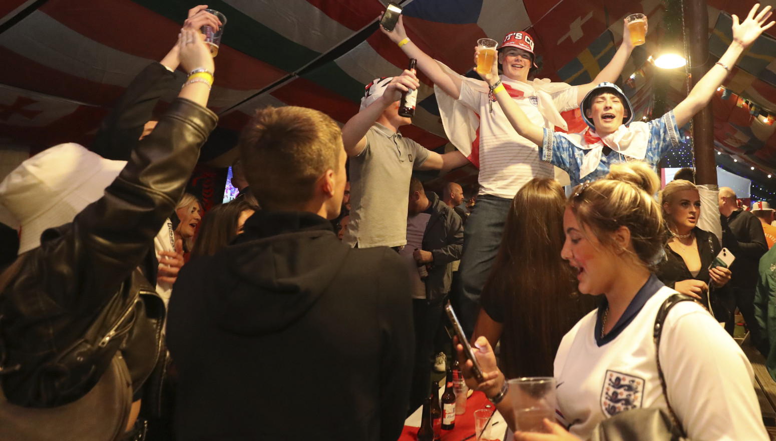 Engleski navijači ogorčeni posle Srbije: "Smešno i neprihvatljivo"