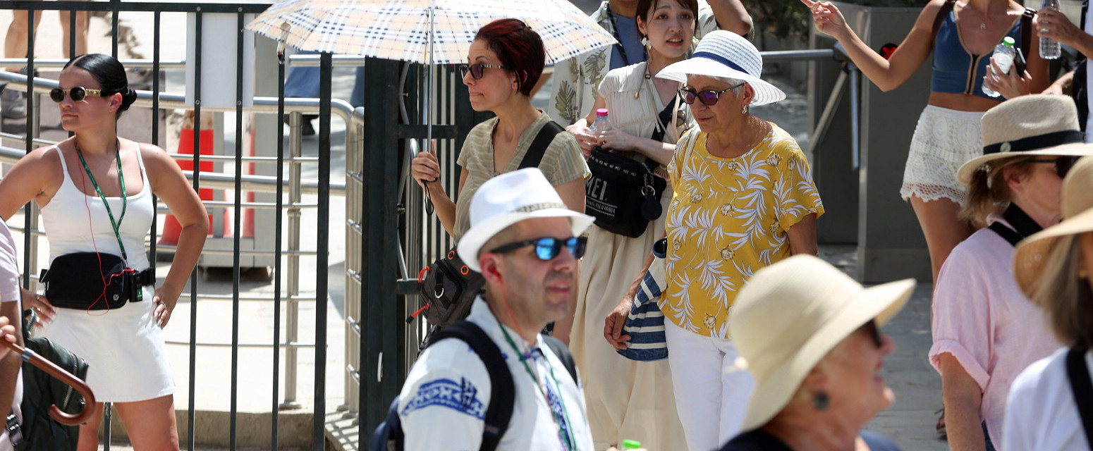 Hrvati videli slike iz Grčke pa poručili: "Ako je ovo budućnost turizma, ne trebate nam" VIDEO