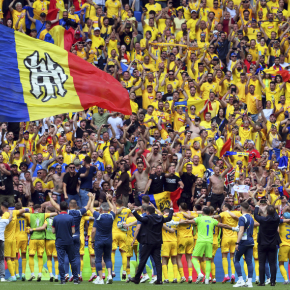 Rumuni prekršili UEFA pravila – grmelo "Putin, Putin" VIDEO