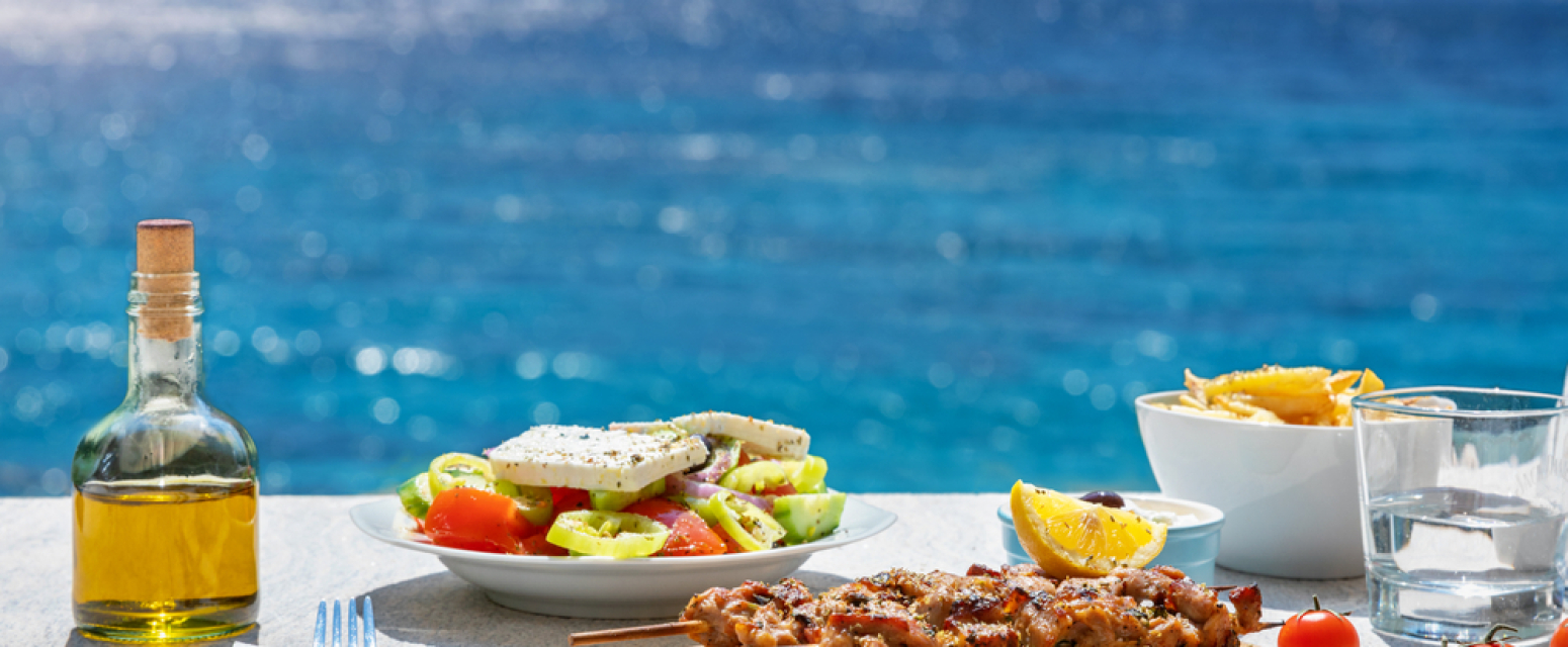 Srbin oduševljen cenama u ovom restoranu u Grčkoj: "Meni na srpskom, izdašne porcije, usluga..." FOTO