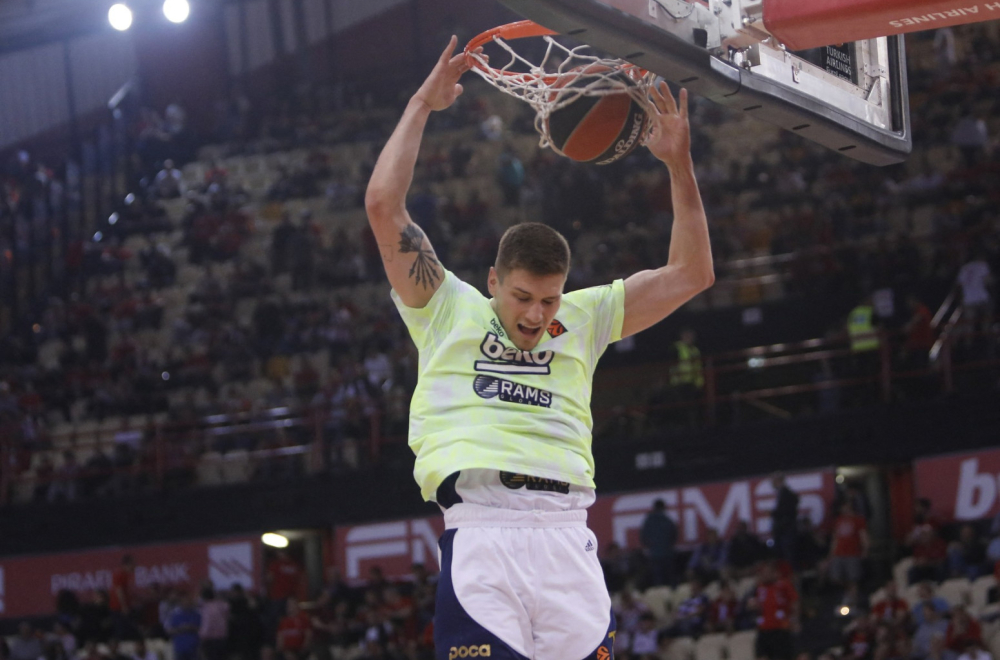 Sestina potpisao za Valensiju