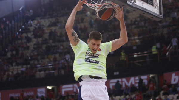 Sestina potpisao za Valensiju