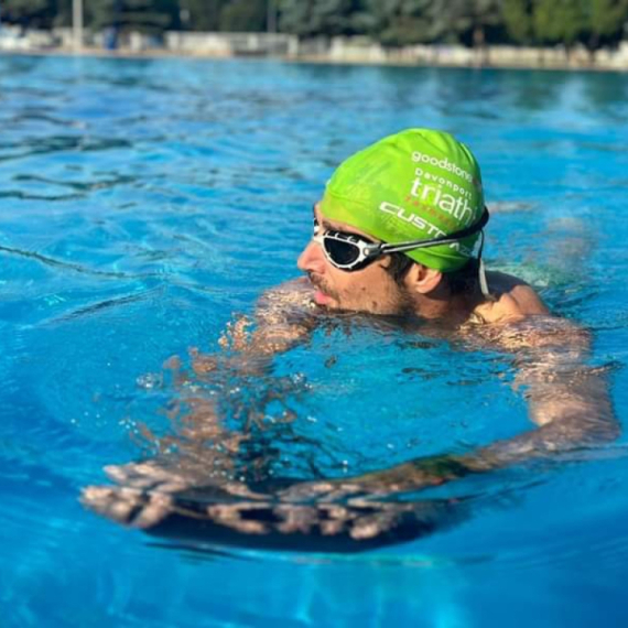 Lazar iz Čačka vidi samo dva odsto ali sprema se za takmičenje u Engleskoj