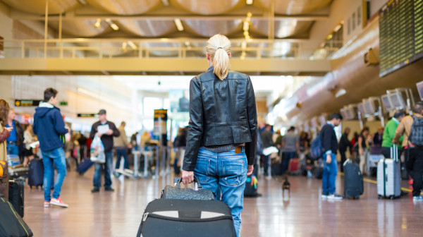 Supruga pilota otkrila: Ovaj komad odeće u avionu može vam napraviti ozbiljne probleme, a svi ga nose VIDEO