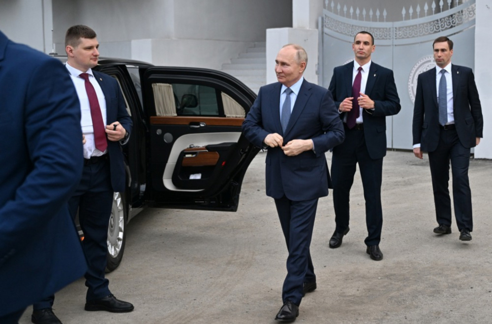 Stigao je: Organizovan doček; Pjongjang okićen slikama oba predsednika FOTO/VIDEO